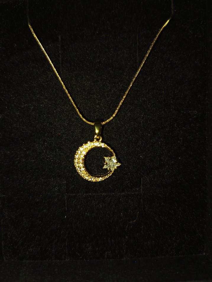 Altın Renkli Ay ve Yıldız Kolye - Görsel 2