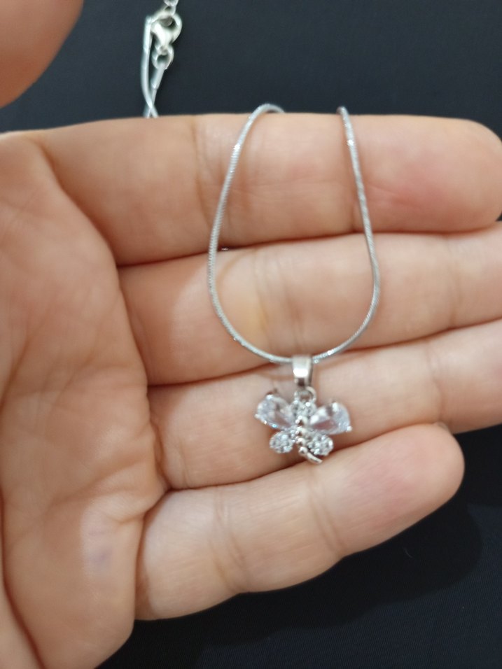 Kelebek Figürlü Mini Zincir Kolye - Görsel 4
