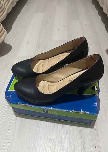 Klasik Mavi Tokalı Kadın Topuklu Ayakkabı - Görsel 2