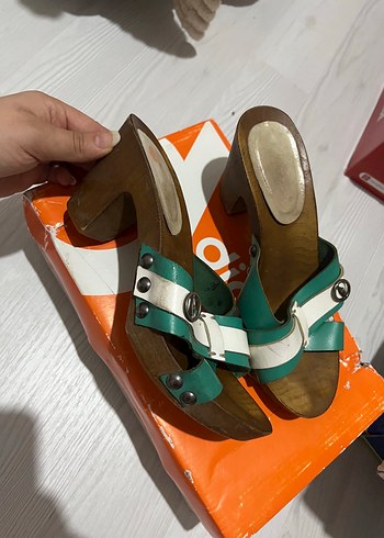 Yeşil Yılan Derisi Desenli Dolgu Topuklu Terlik - Görsel 2