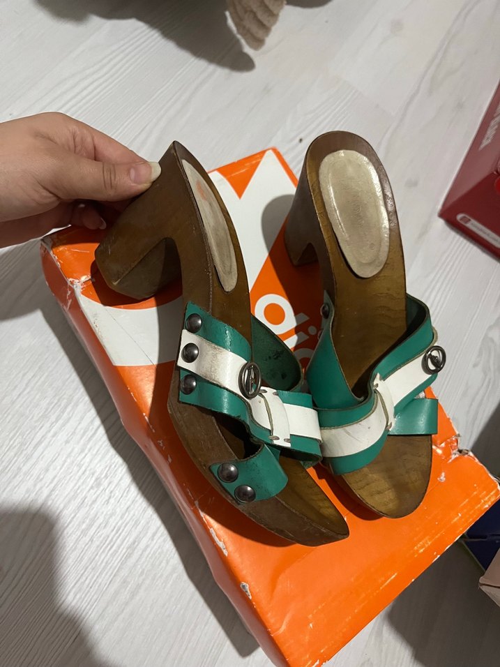 Yeşil Yılan Derisi Desenli Dolgu Topuklu Terlik - Görsel 2