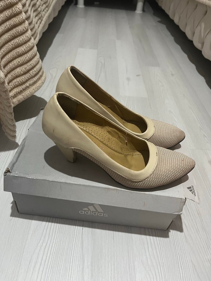 Bej Yılan Desenli Dolgu Topuk Kadın Stiletto - Görsel 3