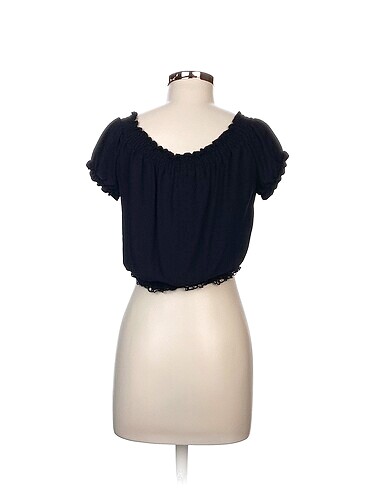 m Beden Saten Bluz %70 İndirimli.