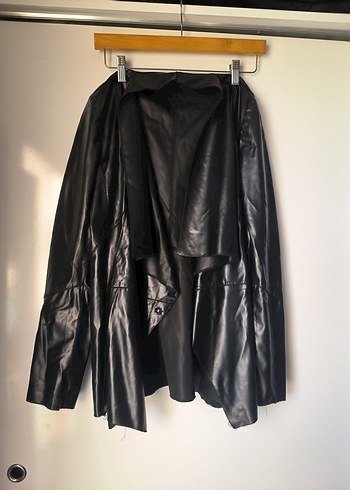 Siyah Dökümlü Deri Kadın Ceket - Görsel 3