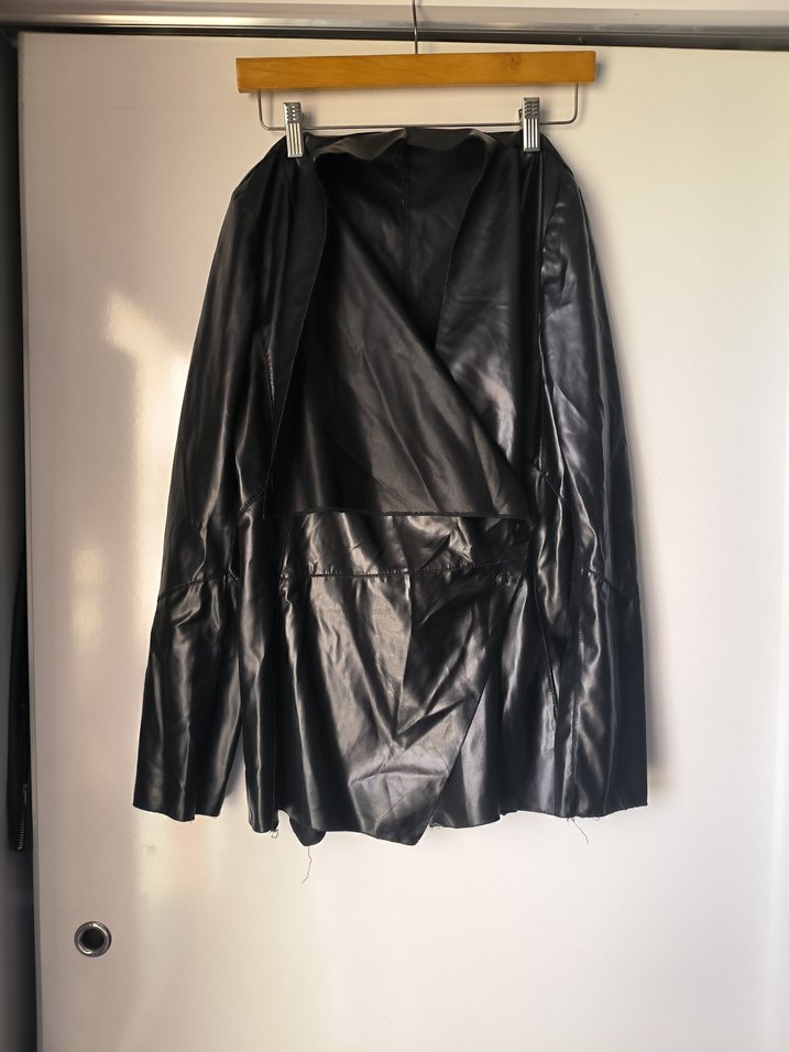 Siyah Dökümlü Deri Kadın Ceket - Görsel 2