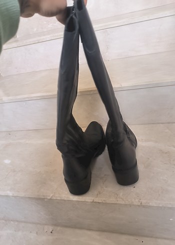 Tokalı Siyah Deri Dizüstü Kadın Bot - Görsel 8