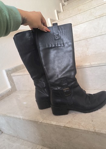 Tokalı Siyah Deri Dizüstü Kadın Bot - Görsel 6