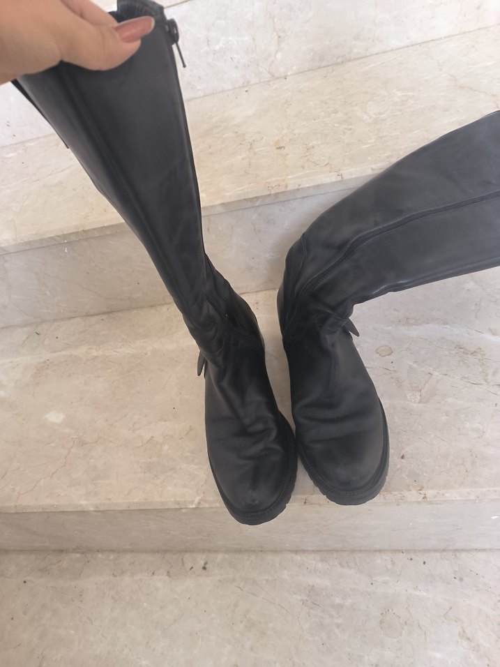 Tokalı Siyah Deri Dizüstü Kadın Bot - Görsel 3