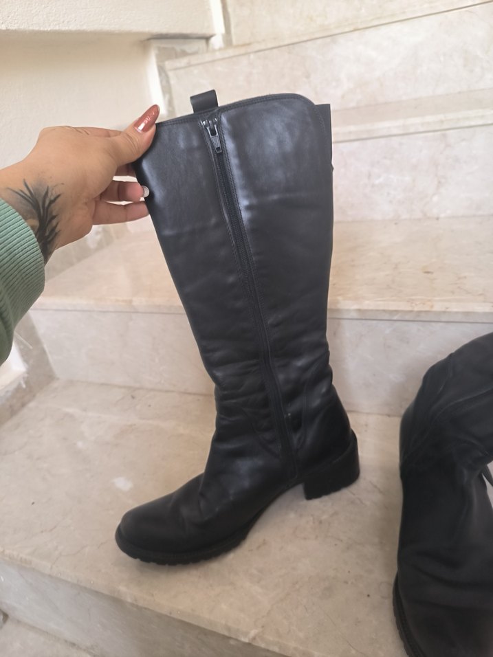 Tokalı Siyah Deri Dizüstü Kadın Bot - Görsel 4