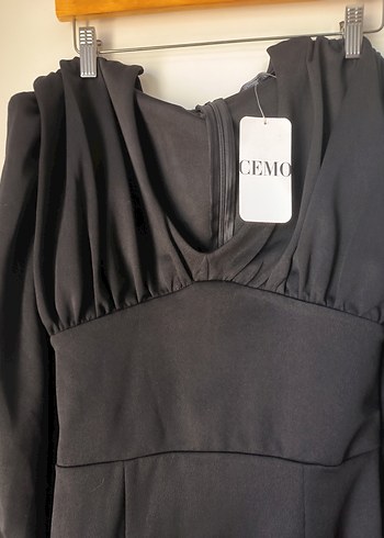 balon Kollu Siyah Midi V-Yaka Elbise - Görsel 4