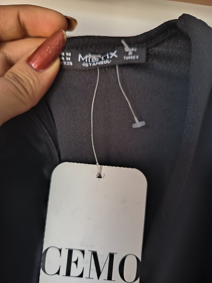 balon Kollu Siyah Midi V-Yaka Elbise - Görsel 5