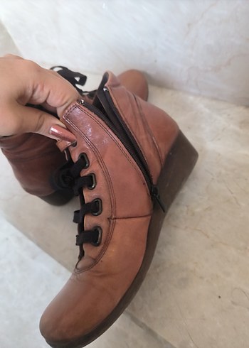 Kahverengi Bot, Tokalı, Minimalist - Görsel 5