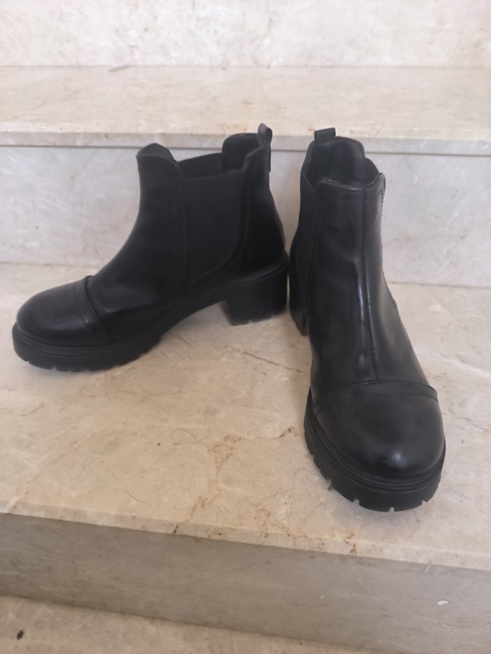 Siyah Gotik Kadın Botları, Tokalı, Kalın Topuklu - Görsel 2