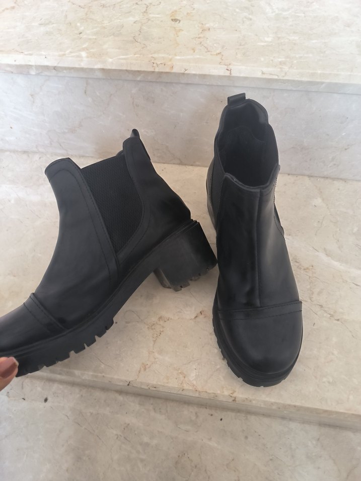 Siyah Gotik Kadın Botları, Tokalı, Kalın Topuklu - Görsel 3