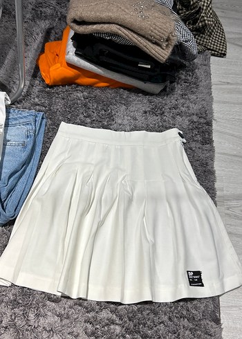 Tenis eteği S-m bedene uygun