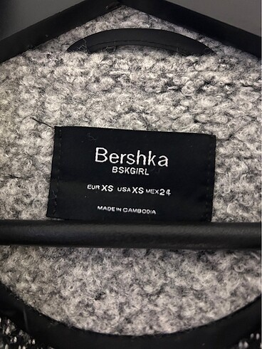xs Beden Bershka kaban