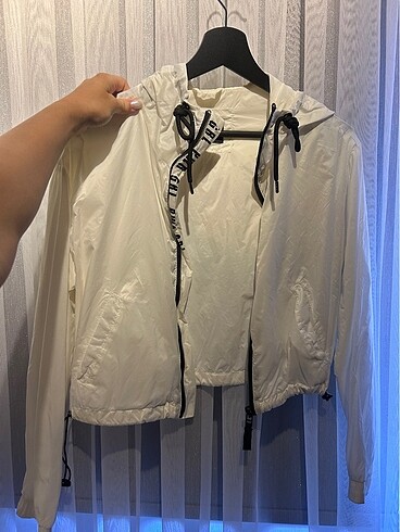Bershka YAĞMURLUK