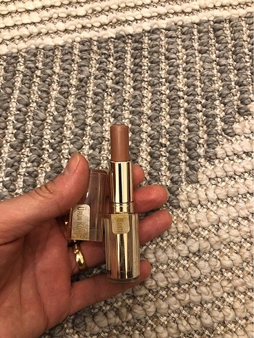 Beden Loreal caresse 501 nude ruj