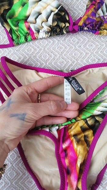 l Beden çeşitli Renk Ay-yıldız bikini takımı 