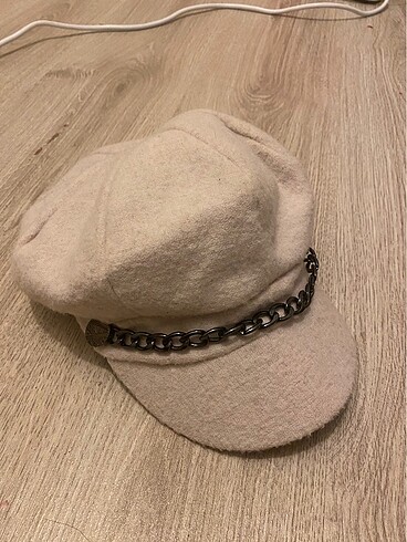 Krem klasik şapka