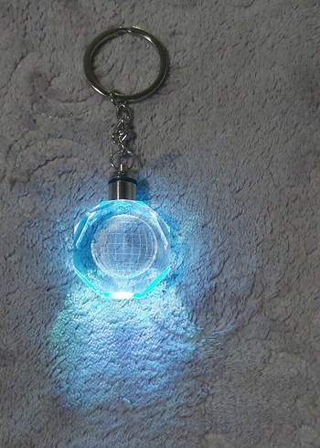 Renk Değiştiren Işıklı Minimalist Erkek Anahtarlık