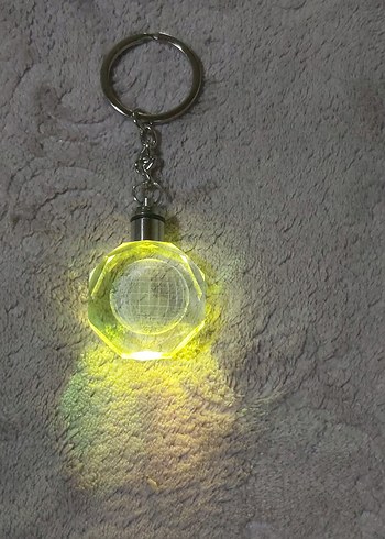 Beden Renk Değiştiren Işıklı Minimalist Erkek Anahtarlık