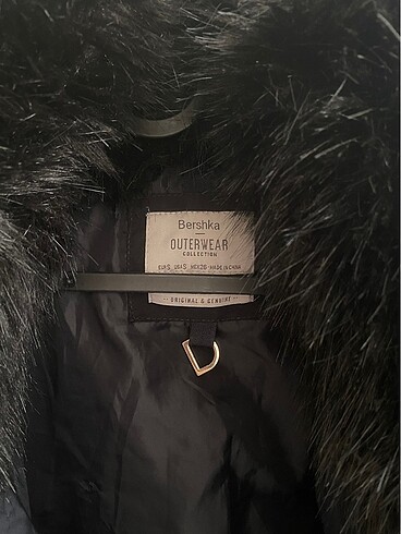 Bershka Lacivert kürklü belden oturtmalı mont
