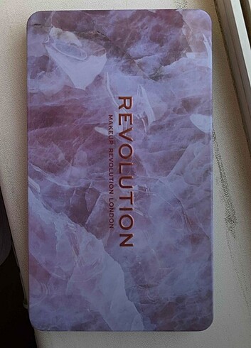 Revolution far paleti