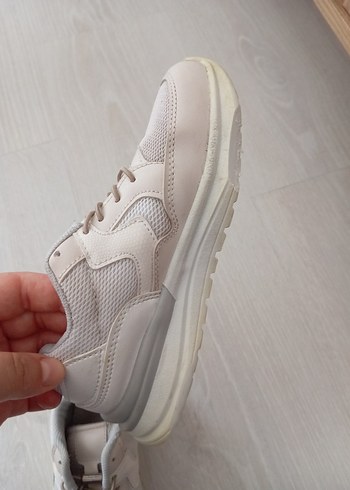 Polaris Beyaz Bağcıklı Kız Çocuk Spor Ayakkabı