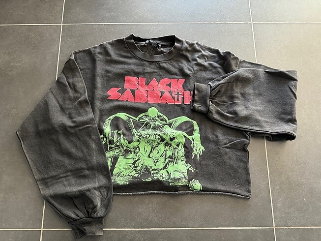 BERSHKA sweat tshirt