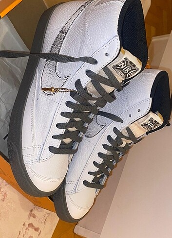 42 Beden Nike Blazer Mid 77