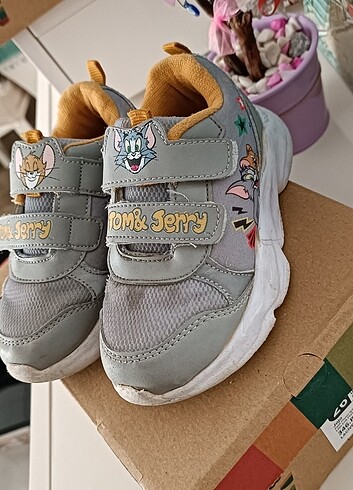 LC Waikiki LCW 26 numara spor ayakkabı Tom ve Jerry