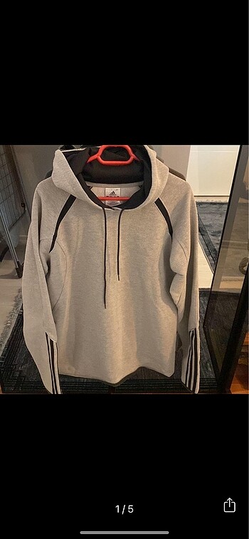 Adidas sweat