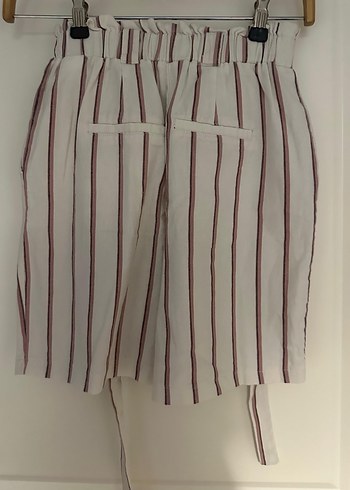 Beyaz Çizgili Keten Mini Şort - Görsel 2