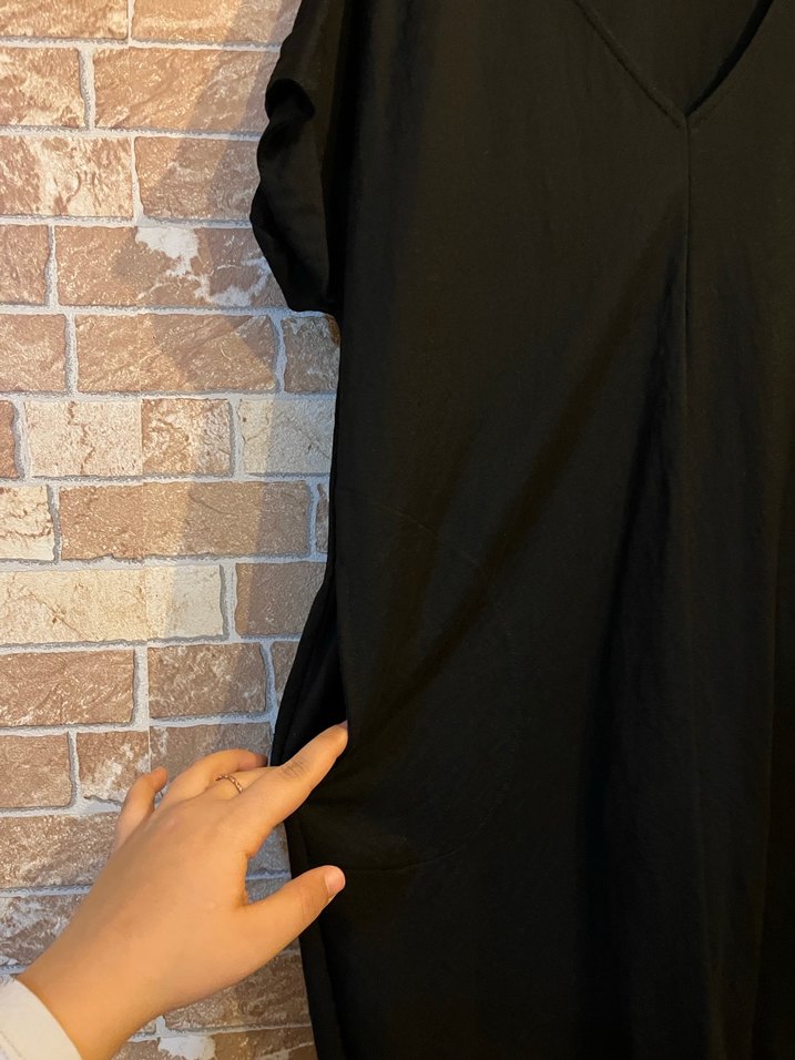 Siyah V Yakalı cepli elbide - Görsel 3