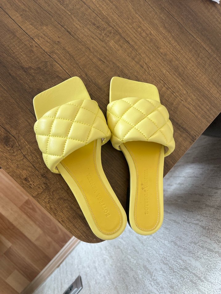 Sarı Topuklu Kadın Terlik - Görsel 2