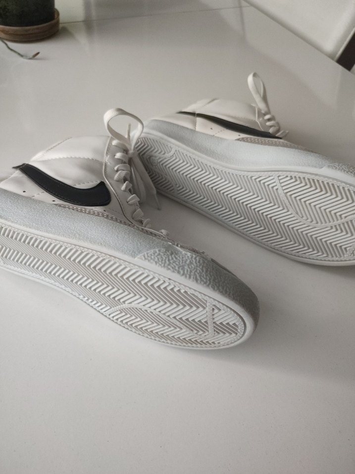 Beyaz Bağcıklı  Kadın Spor Ayakkabı - Görsel 3