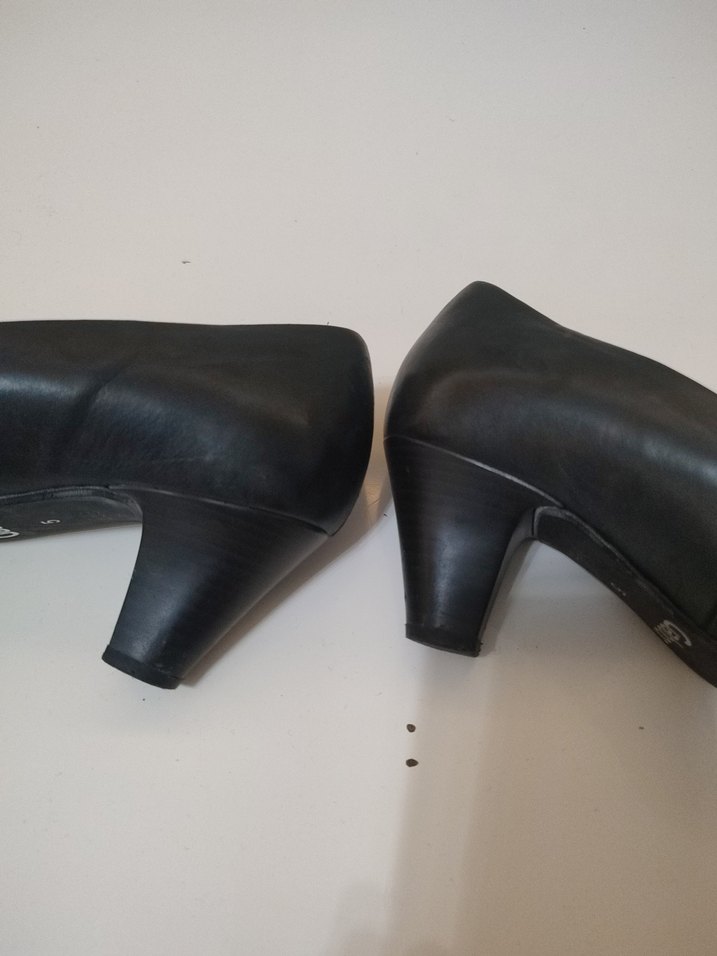 Siyah Tokalı Kadın Klasik Topuklu Ayakkabı - Görsel 3