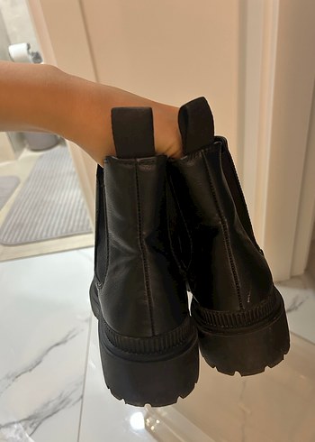 Zara Siyah deri Kadın Bot - Görsel 2