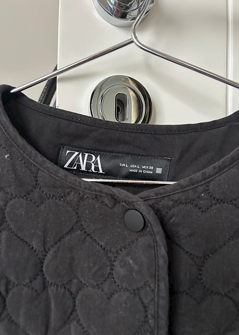 Zara siyah kalp detaylı ceket - Görsel 2