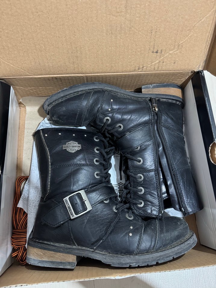 Siyah Deri Harley-Davidson Tokalı Biker Bot - Görsel 3