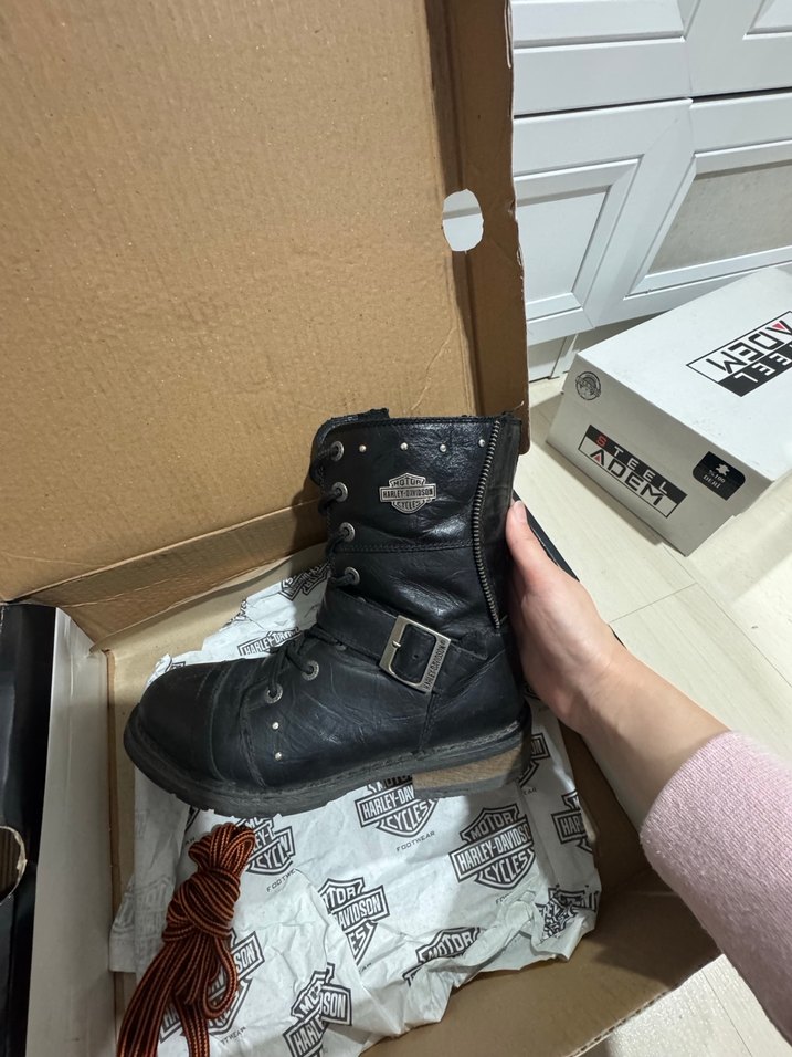 Siyah Deri Harley-Davidson Tokalı Biker Bot - Görsel 4