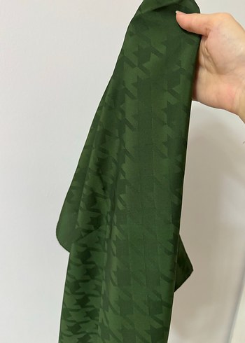 Yeşil Parlak Kadın Eşarp - Görsel 3