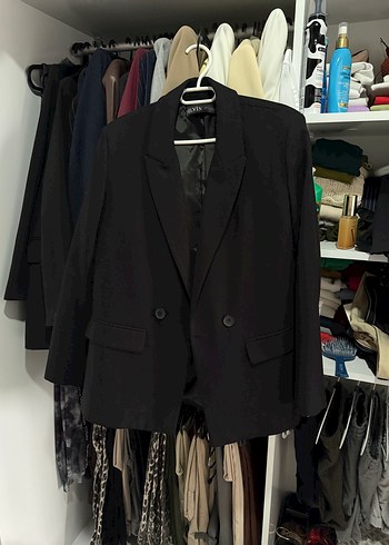 Siyah Düğmeli Kadın Blazer Ceket