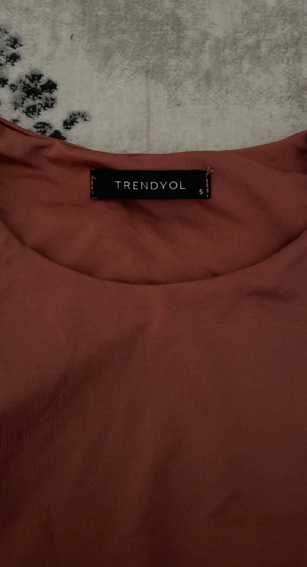 Kahverengi Yüksek Yakalı Kolsuz Body - Görsel 2