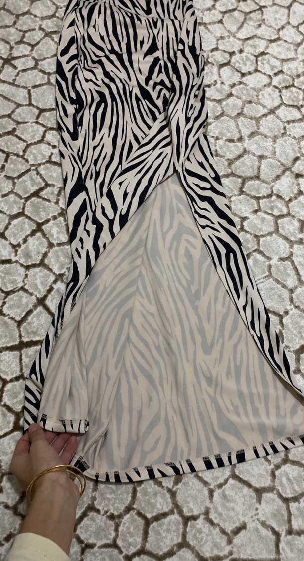 Kahverengi Zebra Desenli Uzun Kadın Elbise - Görsel 2