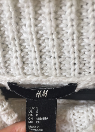 H&M tunik. Arkası biraz uzun kalçayı kapatır şekilde