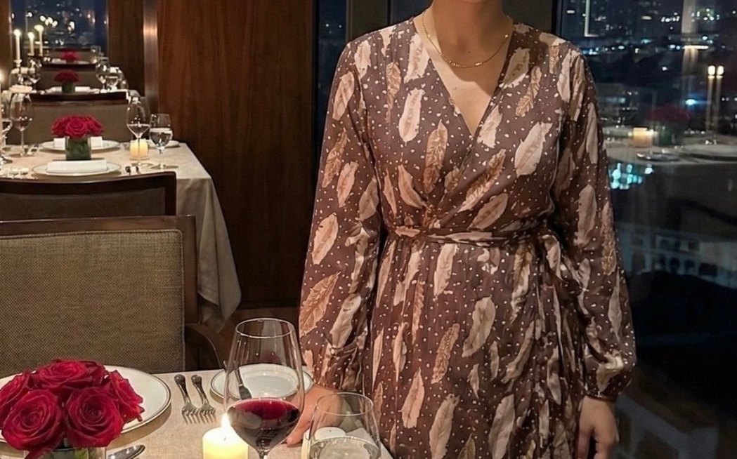 Uzun Kollu Kahverengi Yaprak Desenli Elbise - Görsel 3