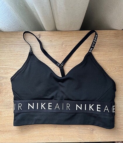 Nike Air Spor Sütyeni Crop