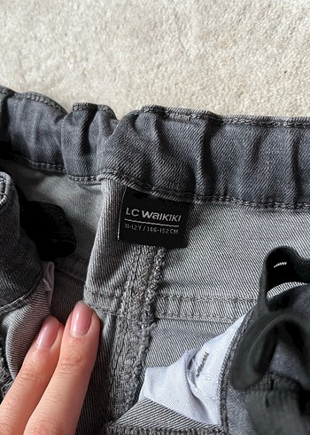 National Geographic Sweatshirt ve Kot Pantolon - Görsel 4